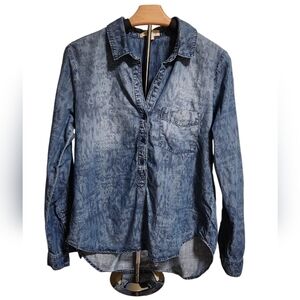 Anthropologie Cloth & Stone Denim Shirt Size Medium